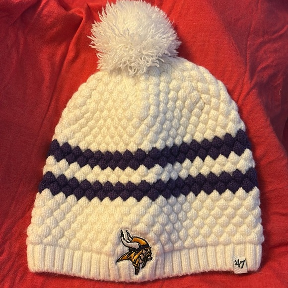Forty Seven Brand Accessories - Minnesota Vikings Football 🏈 47 Brand White Purple Pom Knit Hat 💜💛